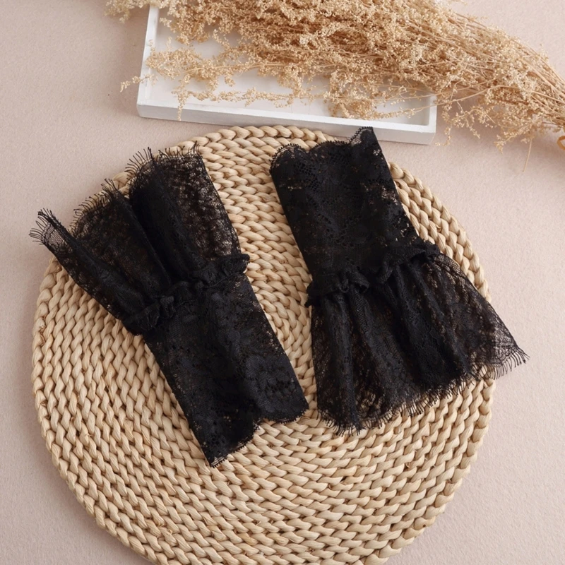 Рисунок 5 - Манжеты на запястья для женщин