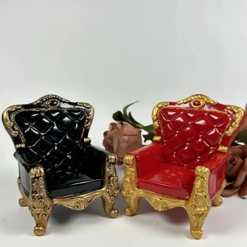 

Новинка, стул для королевского сиденья из смолы 1:12, стул для Украшения Дивана в виде солдата, миниатюрная мебель, мини-стул