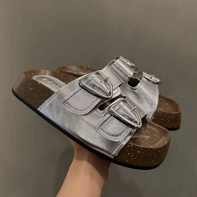 

Шлепанцы женские пляжные на низкой платформе, из ПУ кожи