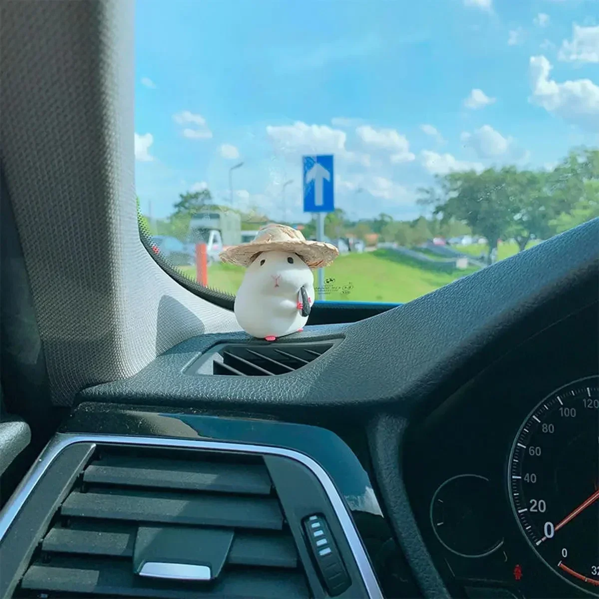 Cute Hamster with Straw Hat Car Ornament,Car Decoration Auto Interior Dashboard Accessories 6