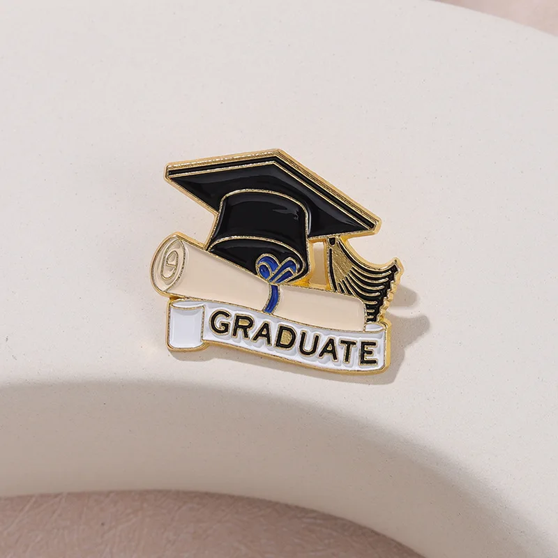 CustomSeasonOfGraduationBachelorHatEnamelPinsGRADUATEBrooch