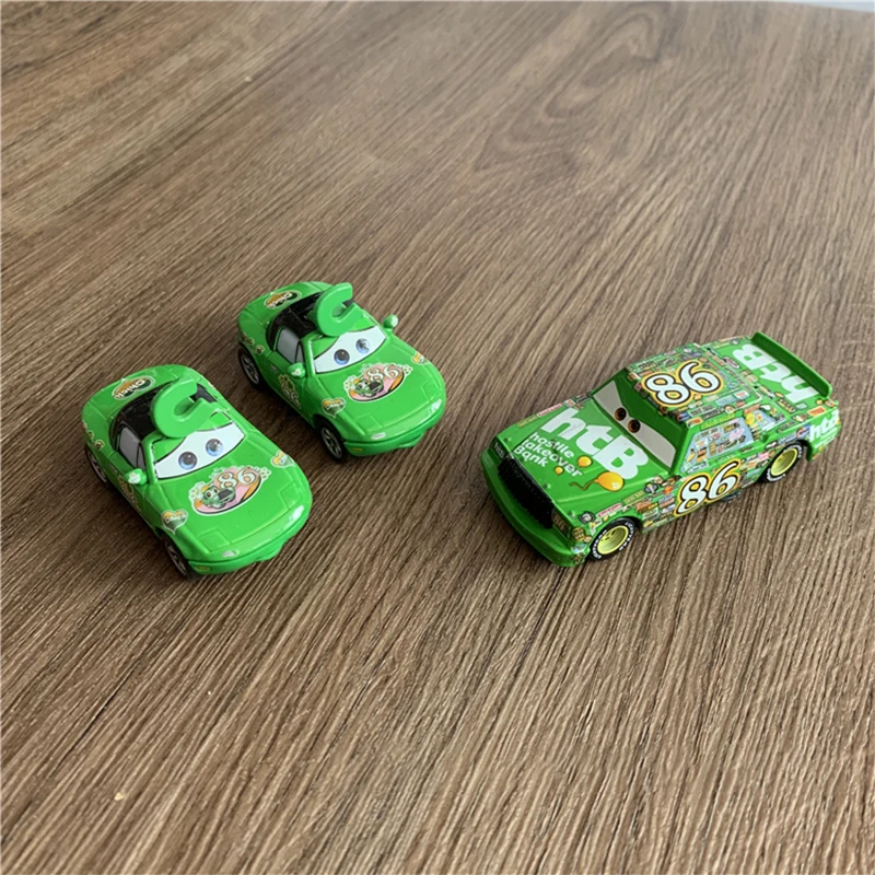 Mattel Cars – Mini Auto Die-Cast – Shiny Wax N°82
