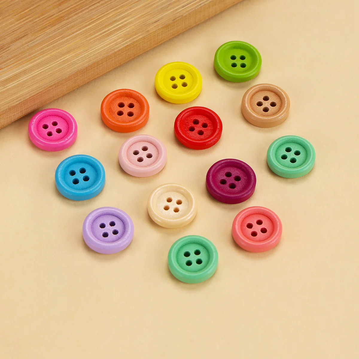 30개입 15mm 다채로운 나무 단추 - 어린이 패션 및 DIY 공예 프로젝트용 4홀 손바느질 단추
