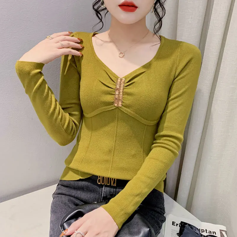 

Женский трикотажный свитер с V-образным вырезом и длинным рукавом