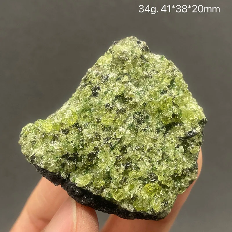 100%  Natural  Peridot Mineral Specimens Stones and Crystals Healing Crystalfrom China