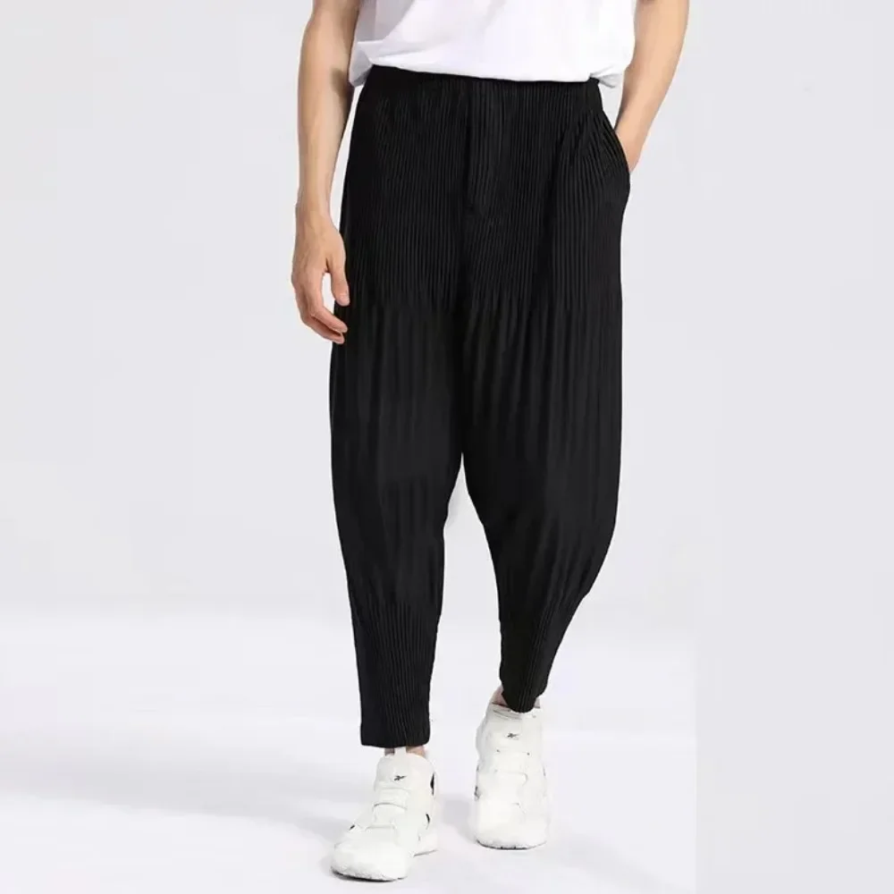 

Miyake pleated polyester fabric 2023 spring and summer pants loose small foot lantern pants Harlan men's nine-quarter pants