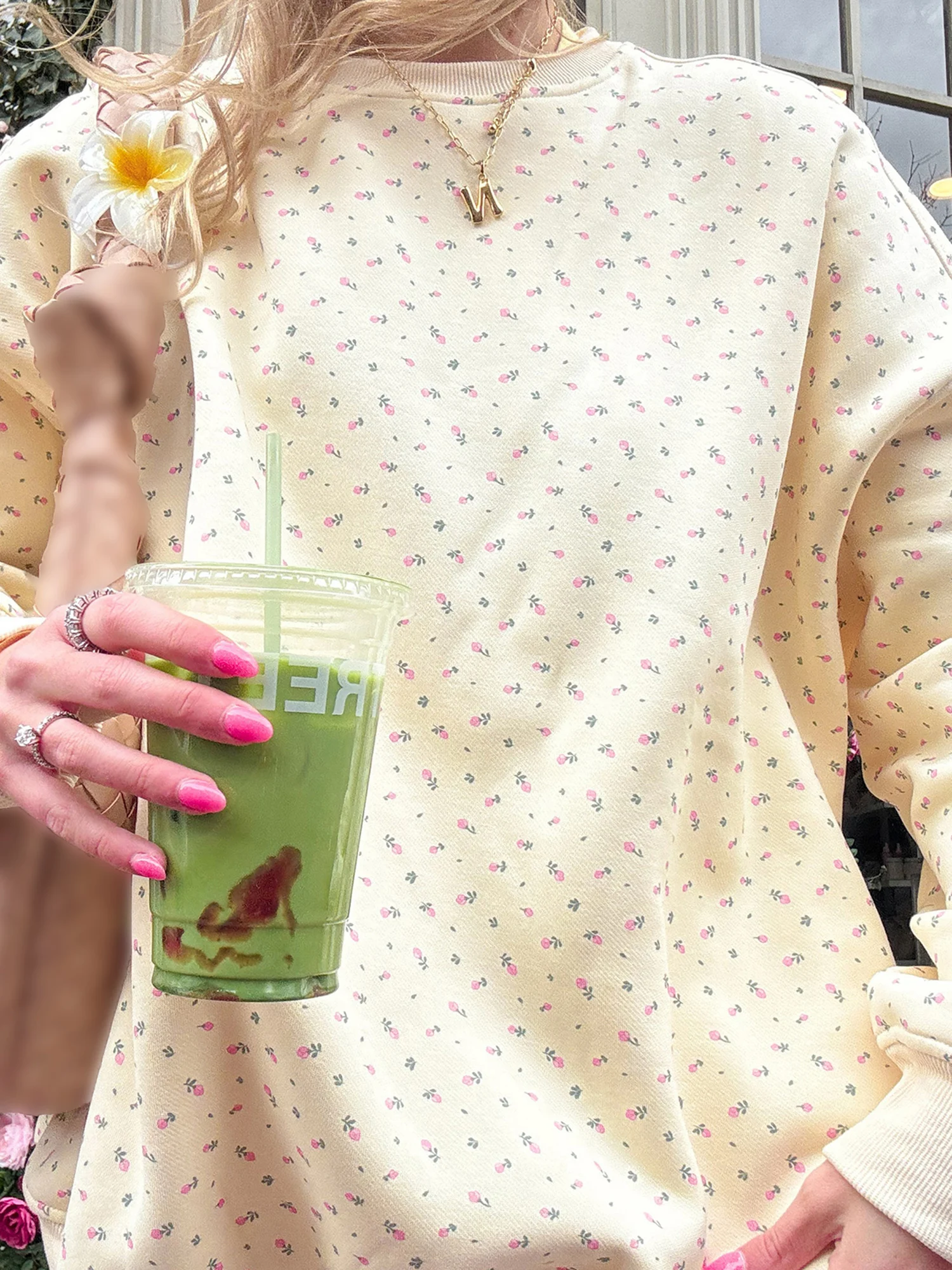 Stylish Women s Floral Print Sweatshirt with Long Sleeves Loose Fit and Casual Streetwear Vibe for Spring and Fall Fashion