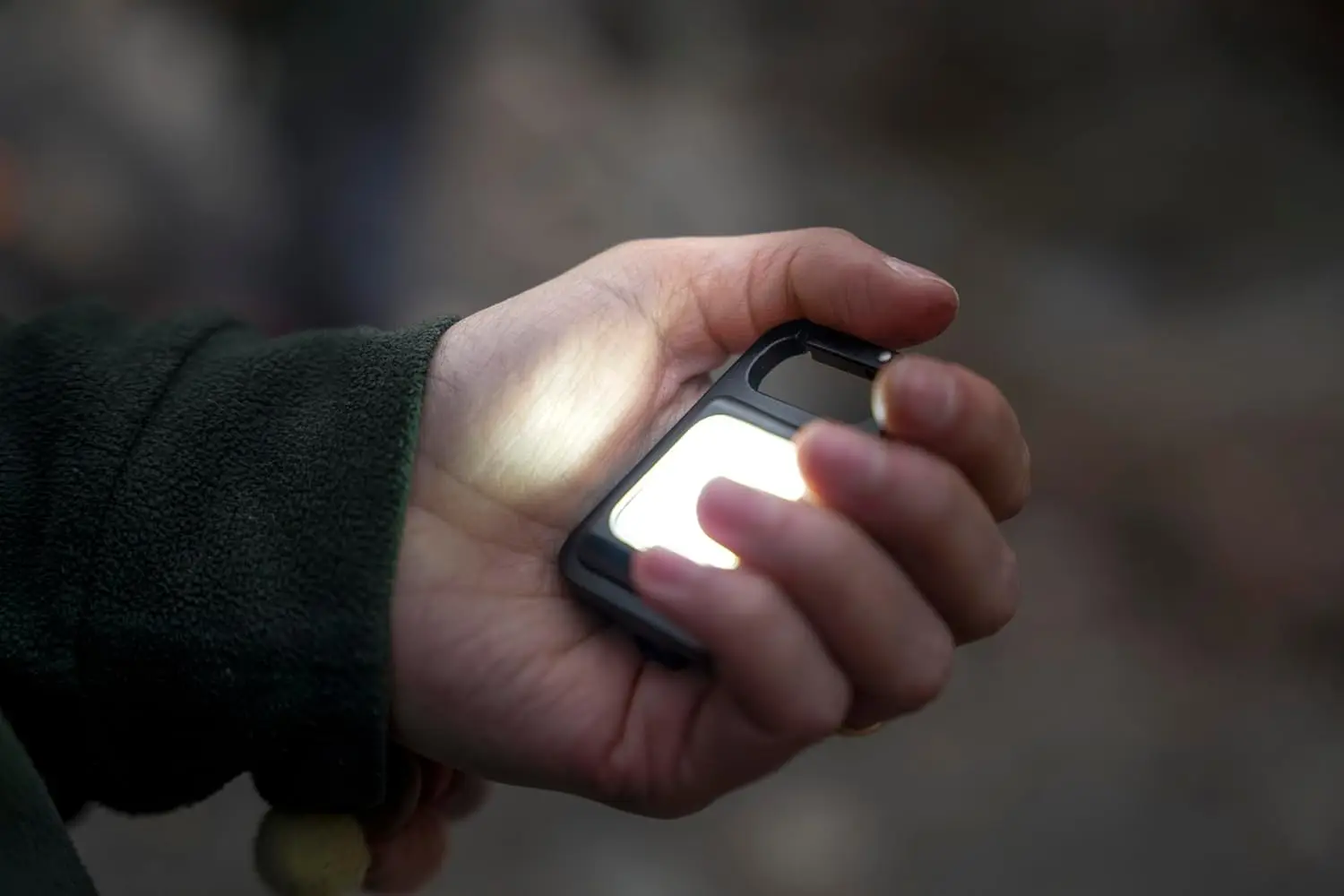 COB LED Mini Keychain Flashlight – 3 Modes, Emergency Light with Magnetic Base,