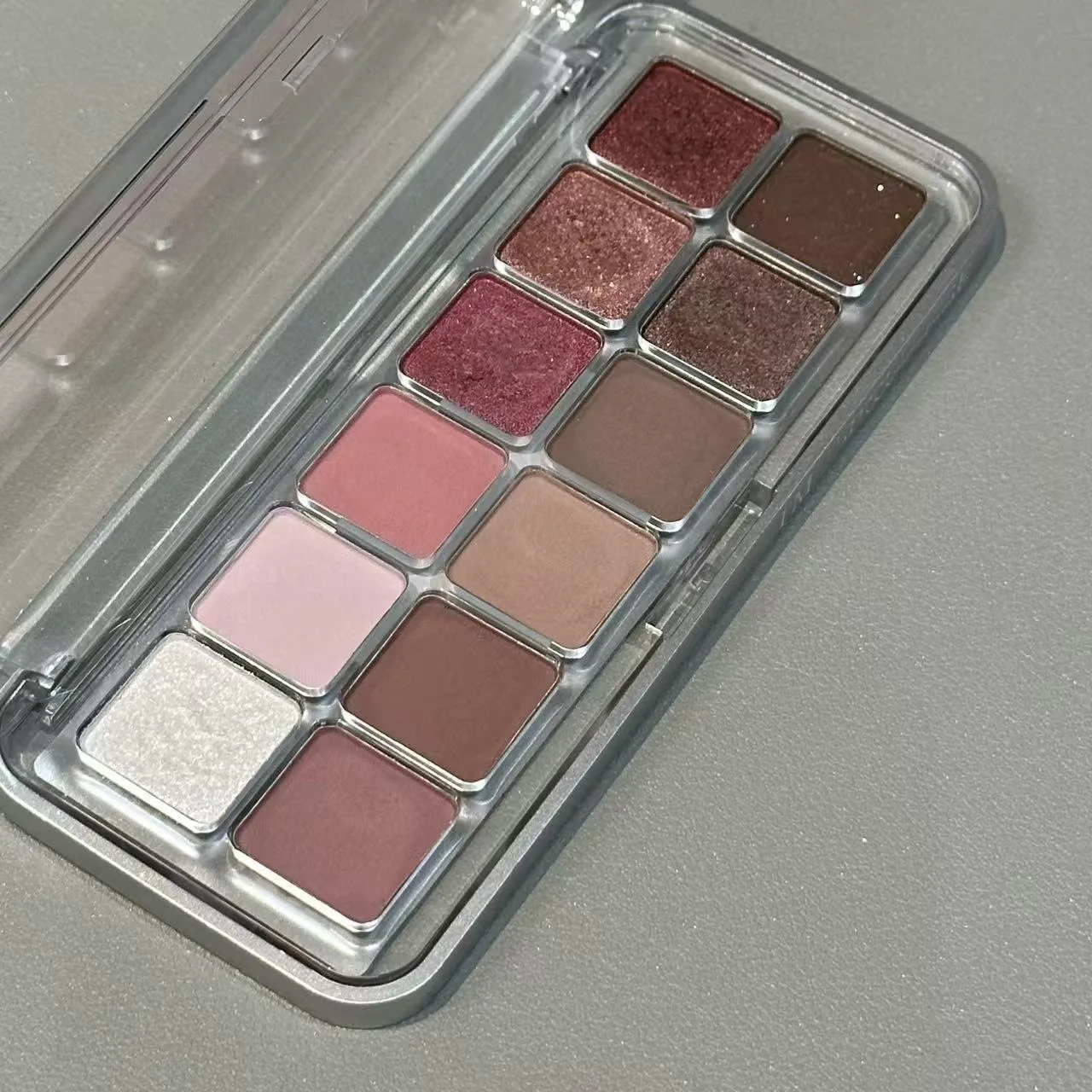 12 Color Eye Shadow Palette Matte Pearl Wine Red Eyeshadow Rose Brown Eyeshadow Glitter Shimmer Long-lasting Beginner Eye Makeup - 4