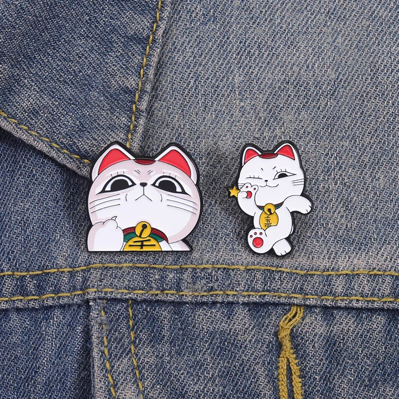 Turbo Granny Glückskatze Emaille-Anstecknadel Kawaii Dreifarbige Katze Geometrische Biene Goldfisch Ente Brosche Reversnadel Taschenanstecker Schmuck Geschenk für Freunde – Detail 30