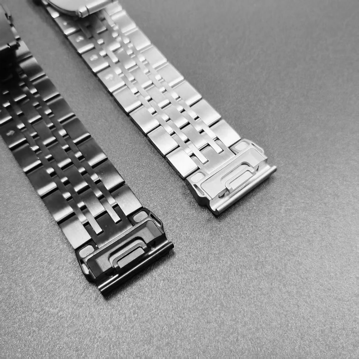 Premium Stainless Steel QuickFit Metal Strap - 26mm/22mm Watch Band Bracelet