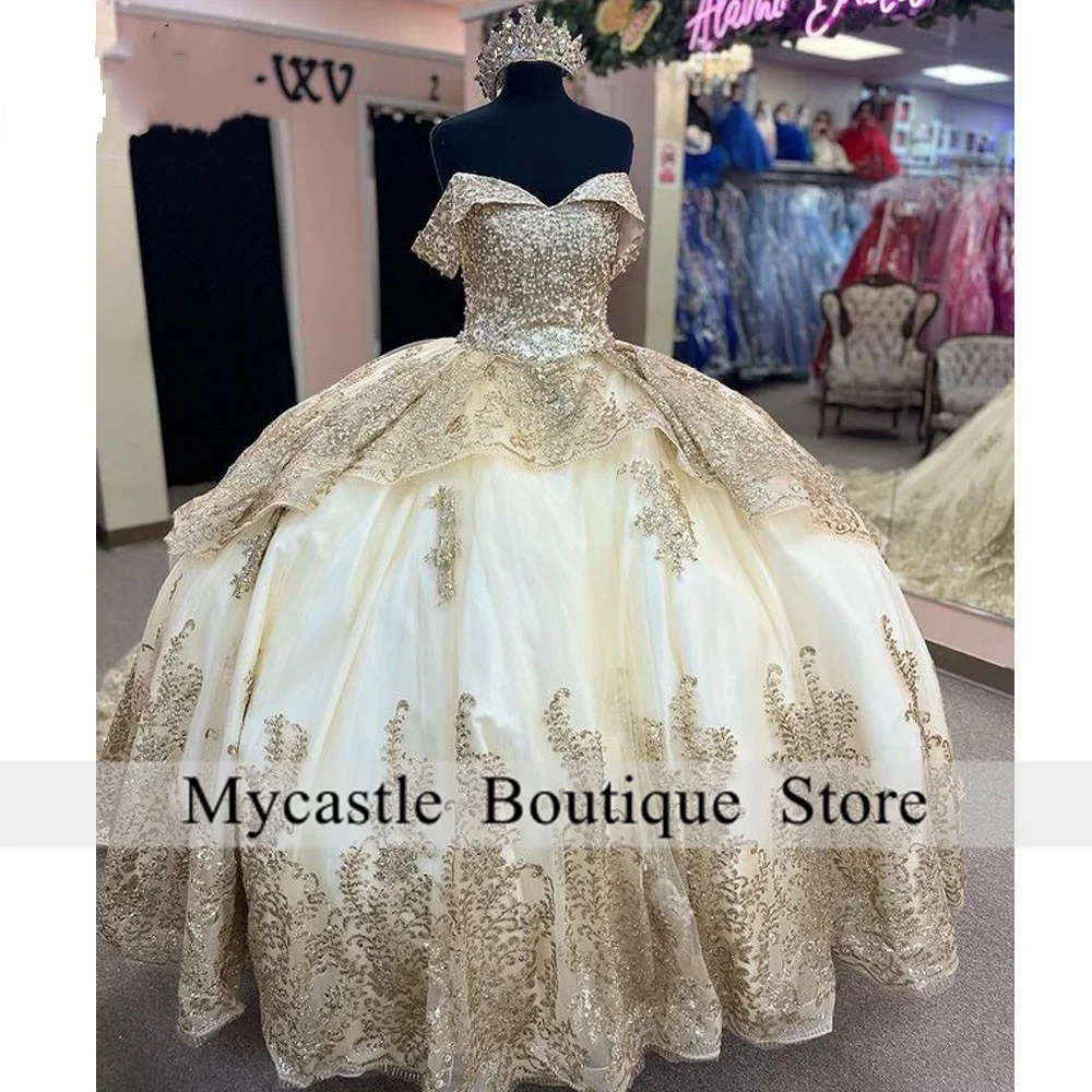 

2023 Luxury Black Quinceanera Dresses With Long Train Off Shoulder Lace Ball Gown Appliques Crystal Princess Sweet 16 Dress