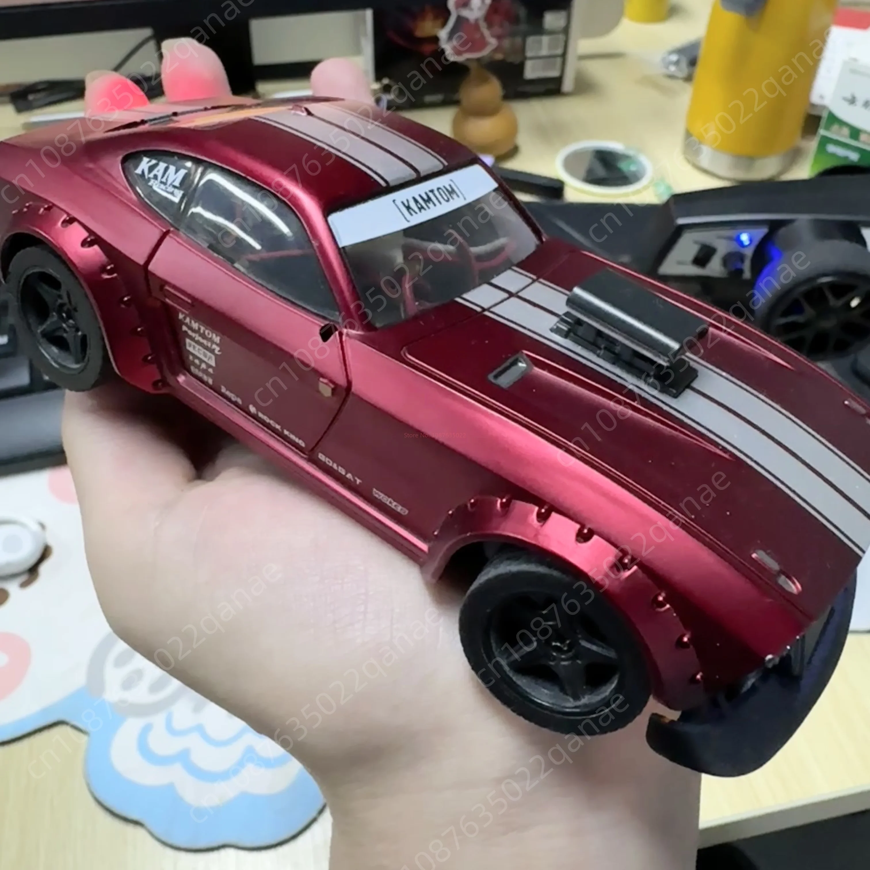 KAMTOM 1/32 Full Scale RC Drifting Car With Gyroscope 4WD RTR Car Model High Speed Indoor Racing Vehicle Toys For Birthday Gift 5