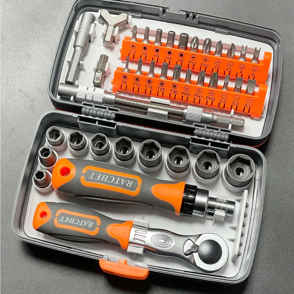 Effortless Ratchet Screwdriver Set with Magnetic Tips and Versatile Bits