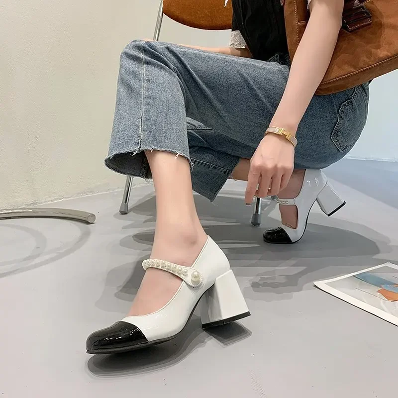 2023 Women Pumps Sandals High Heels ShoesSquare Toe Retro Leather Sandals Black White Patchwork Walking Shoes Retro Female 2