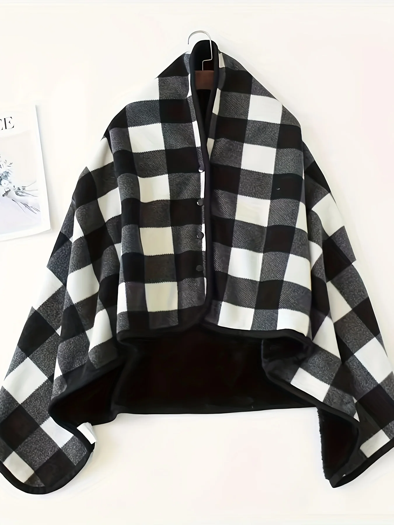 Shawl Cape Blanket Autumn Winter Thickened Warm Air Conditioning Nap Flannel Buttoned Cover Blanket