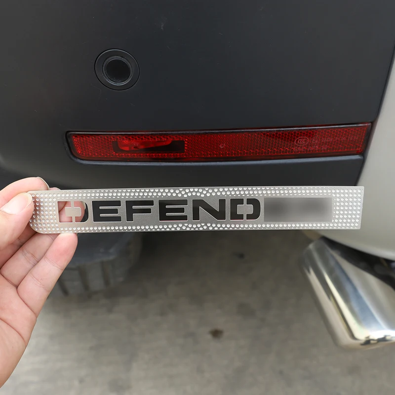 

Car front fog lamp protection net cover For Land Rover Defender 90 110 2020-2022 Rear fog lamp wordmark sequins car accessories