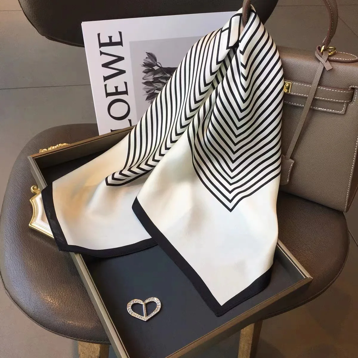 Sciarpa 100% PURA SETA DI GELSO - Sciarpa Quadrata In Seta - Sciarpa Di Seta Di Lusso Per Donna - Sciarpe Lisce E Leggere - Regalo Per Donna - Italia - Foto 5