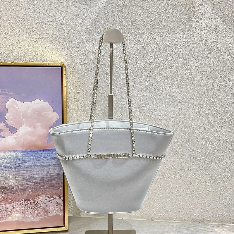 Large Capacity Tote Bag Simple Elegant Commuter Underarm Diamond Embedded Chain Single Shoulder Handbag Stylish New Model