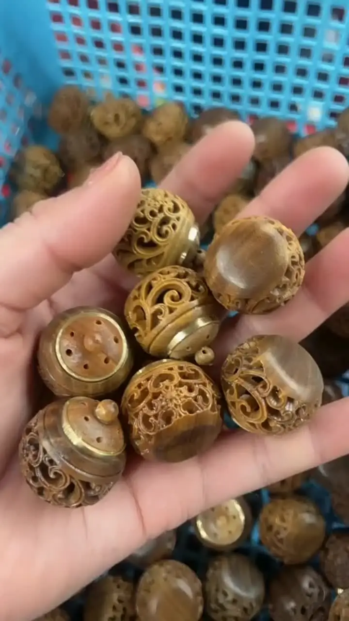 アロマグッズ Nakachi アロマセラピー彫刻ボトルペンダント車芳香剤サシェ車の空気加湿