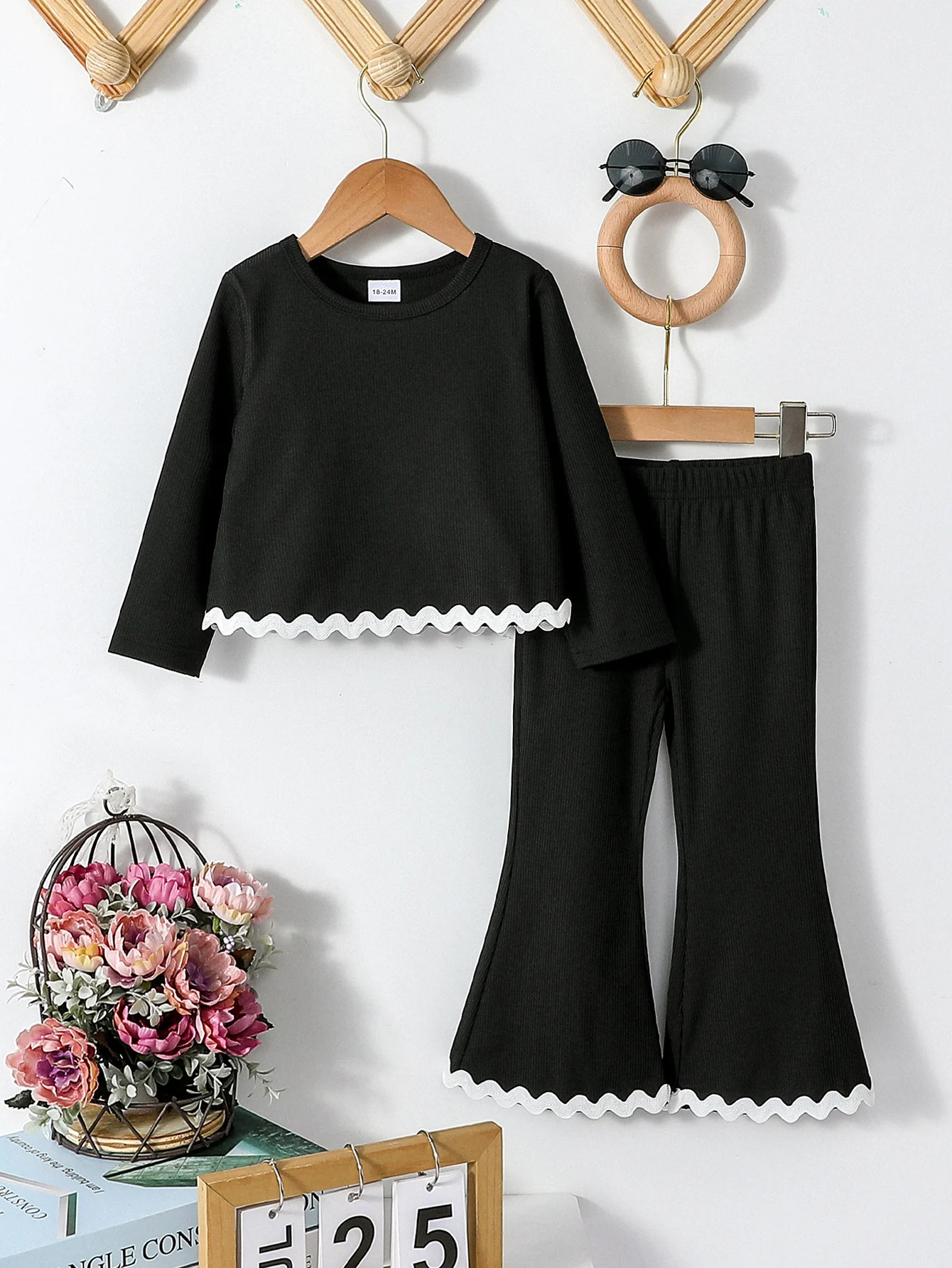 2024 Mode Neues Schwarzes, stilvolles Mädchen-Frühlings-Herbst-Langarm-Top und Schlaghose-Anzug-Set für 1–6 Jahre Streetwear