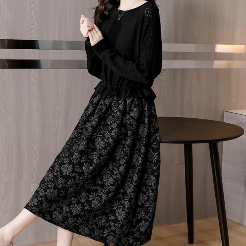 Spring and Autumn Women\'s Spliced Long Sleeve Round Neck Loose Knitted Underlay Drawstring Waistband Fashion Vintage Dress