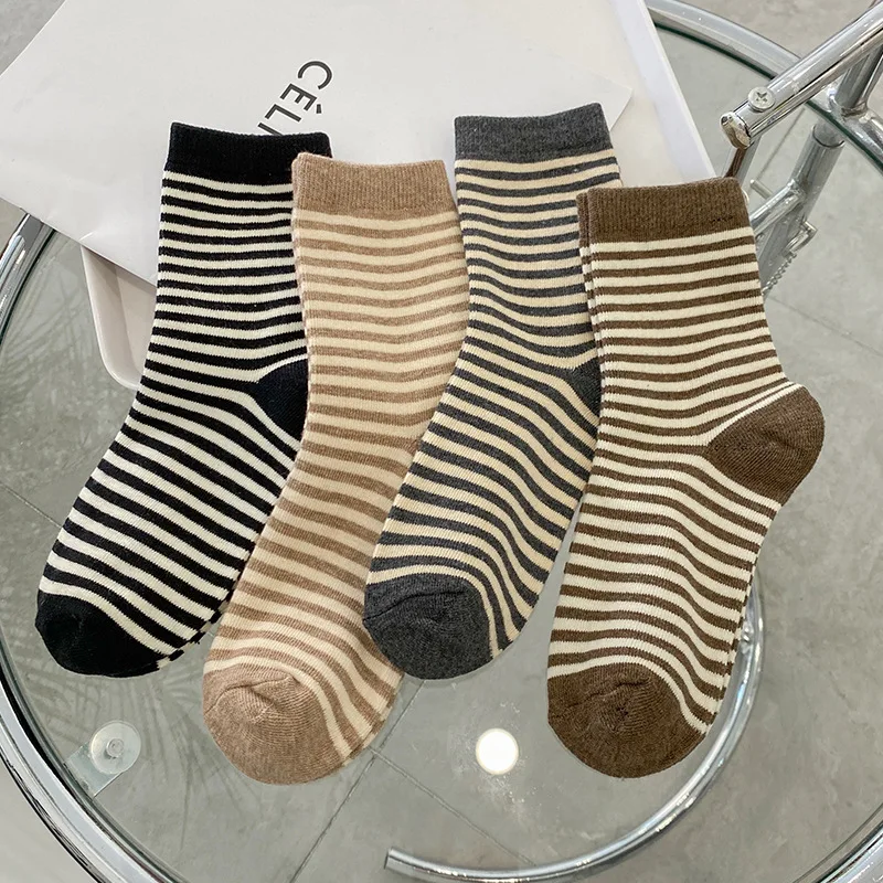 Neue Frauen Socken Baumwolle Japanischen Stil Großhandel Streifen Harajuku Calsetines Mujer Kurze Socken Für Mädchen Geschenk Damen Gestreiften Sox
