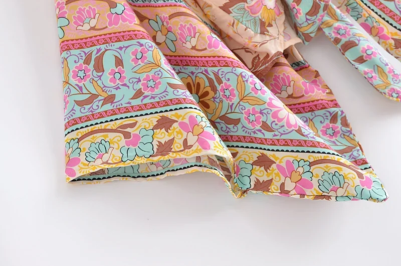 Boho Queens Vintage Floral Print Sashes Short Kimono Women V Neck Batwing Sleeves Ladies Beach Robe Cover-ups