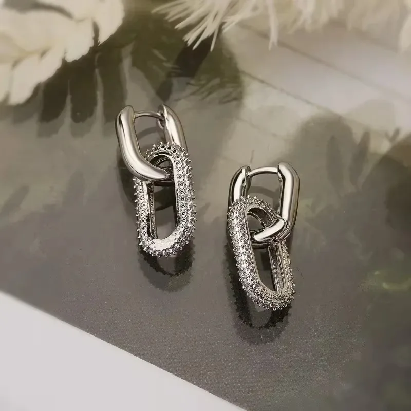 Pendientes de Aro con Circón, Acabado Dorado