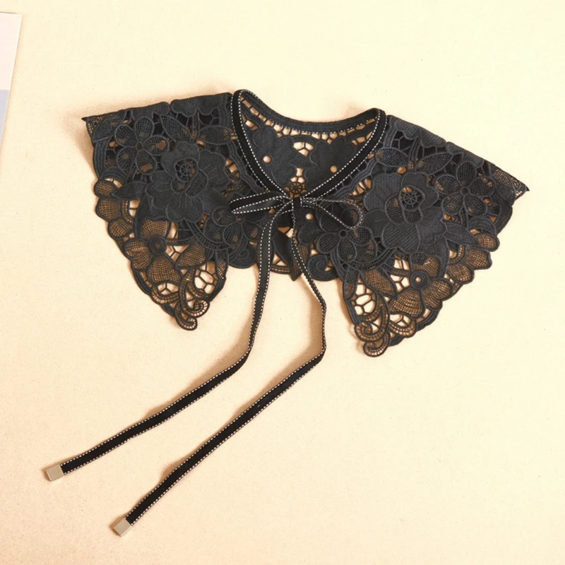 

Pastoral Collar Flower Women's Hollow Detachable Shirt Decorative Collar