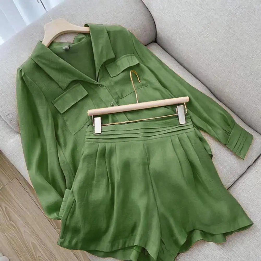 

Casual Two-piece Suit Chic Women's Shirt Shorts Set Single-breasted Solid Color Elastic Waist Lapel Patch Pockets Stylish