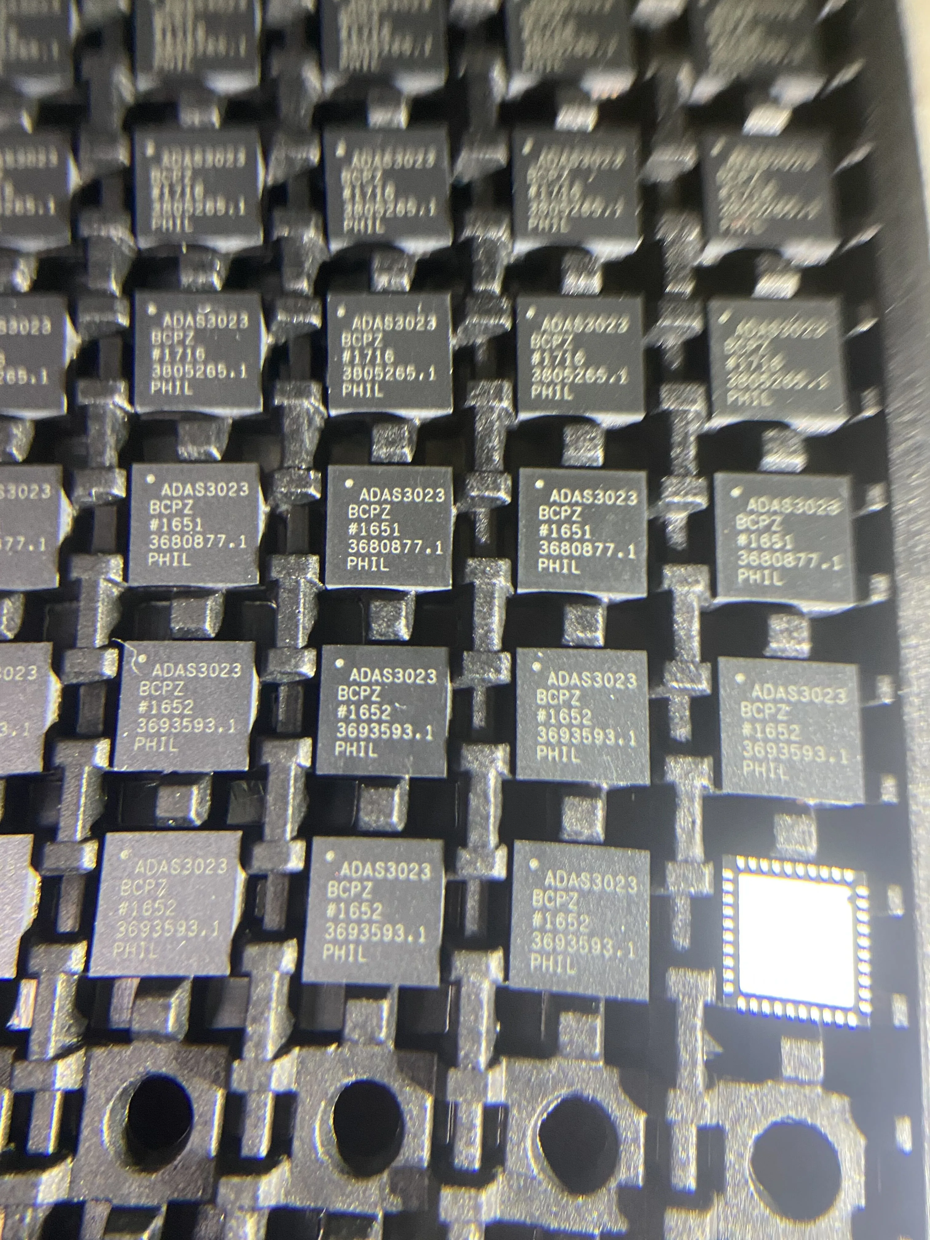 

New Original 100% quality ADAS3023BCPZ ADAS3023-BCPZ 8/6/4/2 Channel Single ADC SAR 500ksps 16-bit Serial 40-Pin LFCSP EP