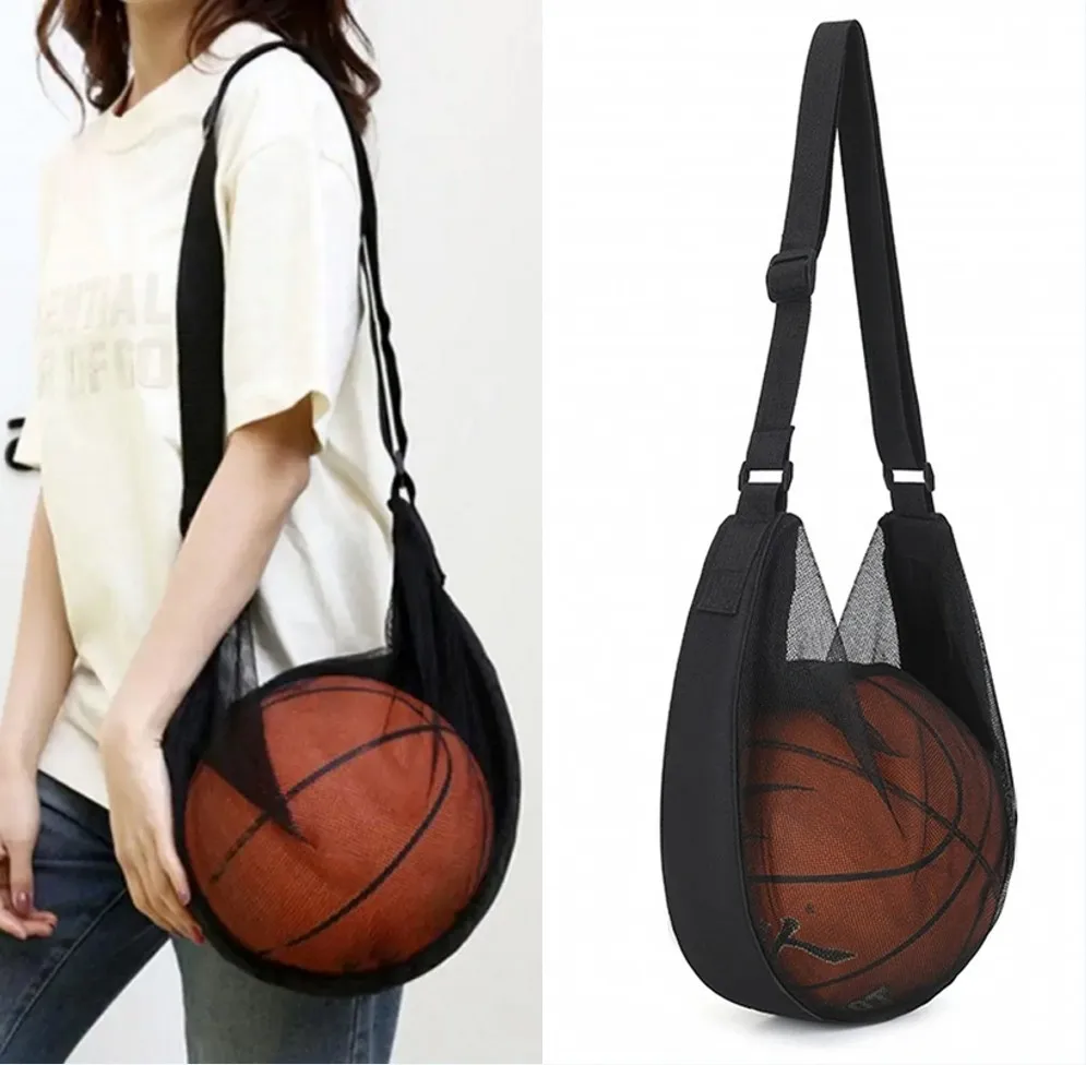 รูปสินค้า กระเป๋าสะพายกีฬา ใส่ของได้เยอะ น้ำหนักเบา
