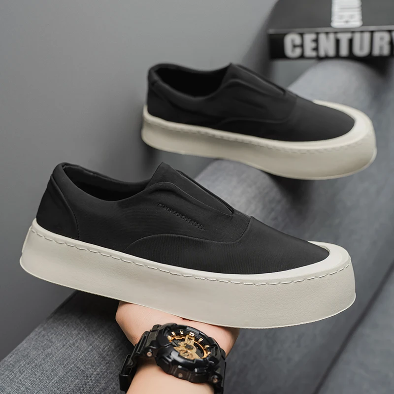 Spring and summer men's shoes are breathable, casual, versatile, lightweight, convenient, and easy to wear with just one foot 6