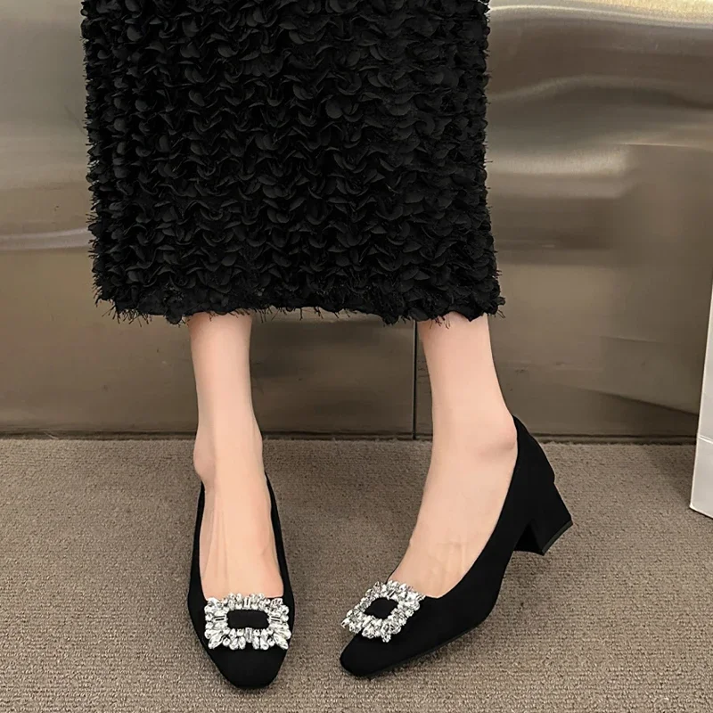 

Женские туфли-лодочки со стразами, на среднем каблуке