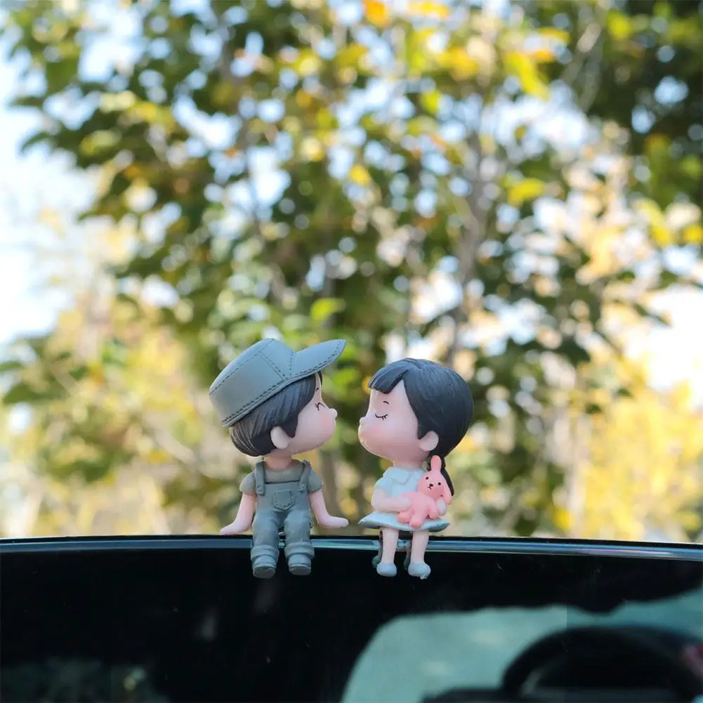 FIGURA DUO LOVE VERDE: ¡El regalo perfecto para los amantes de los autos!