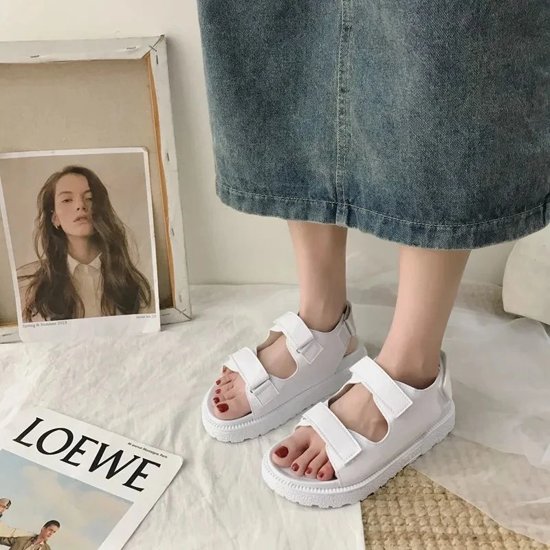 Dames Platte sandalen KLiNGEL Sandaaltje In Modieuze Stijl in het Zwart Dames  Schoenen voor voor Platte schoenen voor Platte sandalen allware.com.br