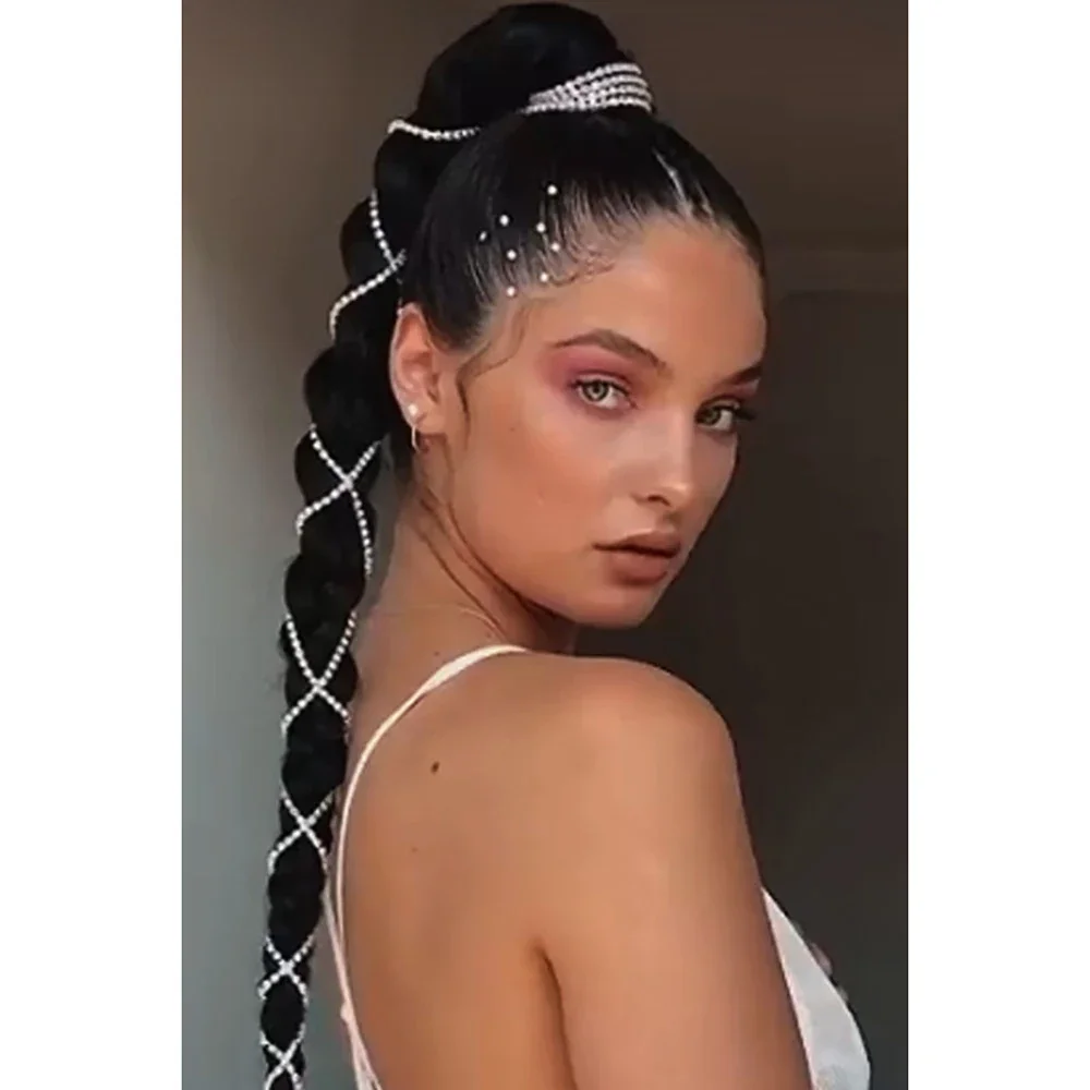 

Fashion Rhinestone Geometry Braid Tire