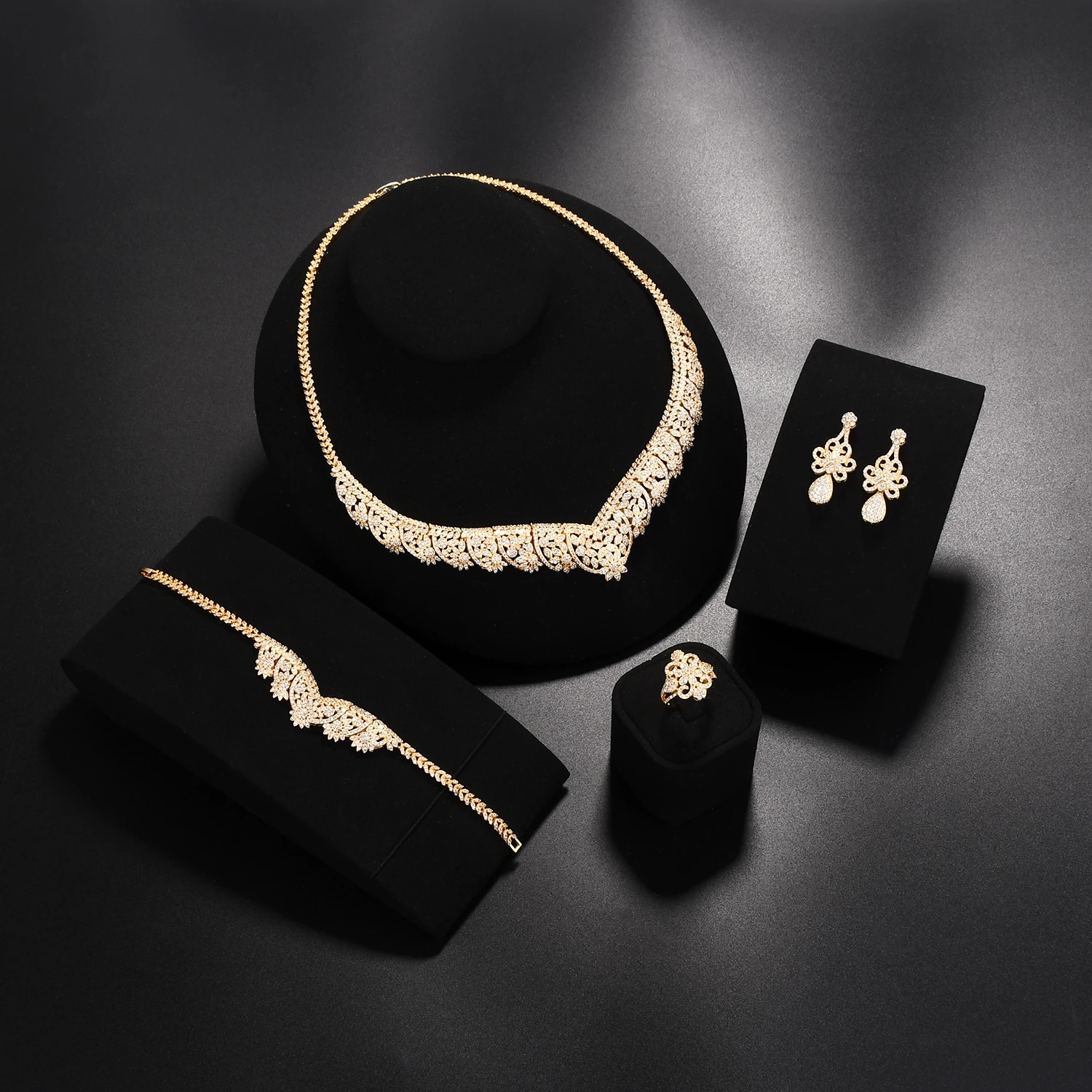 

Engagement jewelry necklace jewelry set for women's wedding Dubai Bride jewelry set