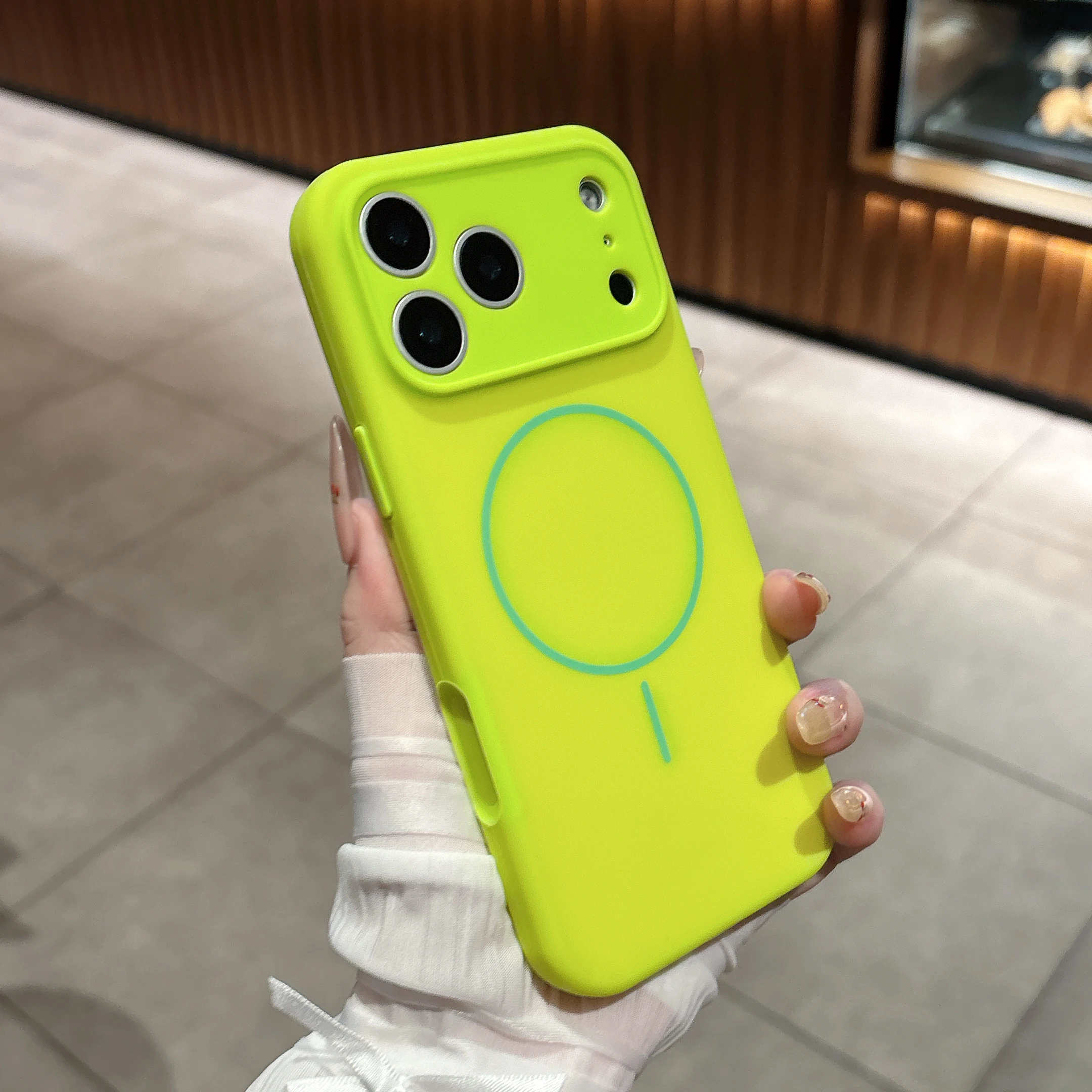 Fashion Bright Lucky Red Liquid Silicone Magnetic Case with Candy Matte Finish
