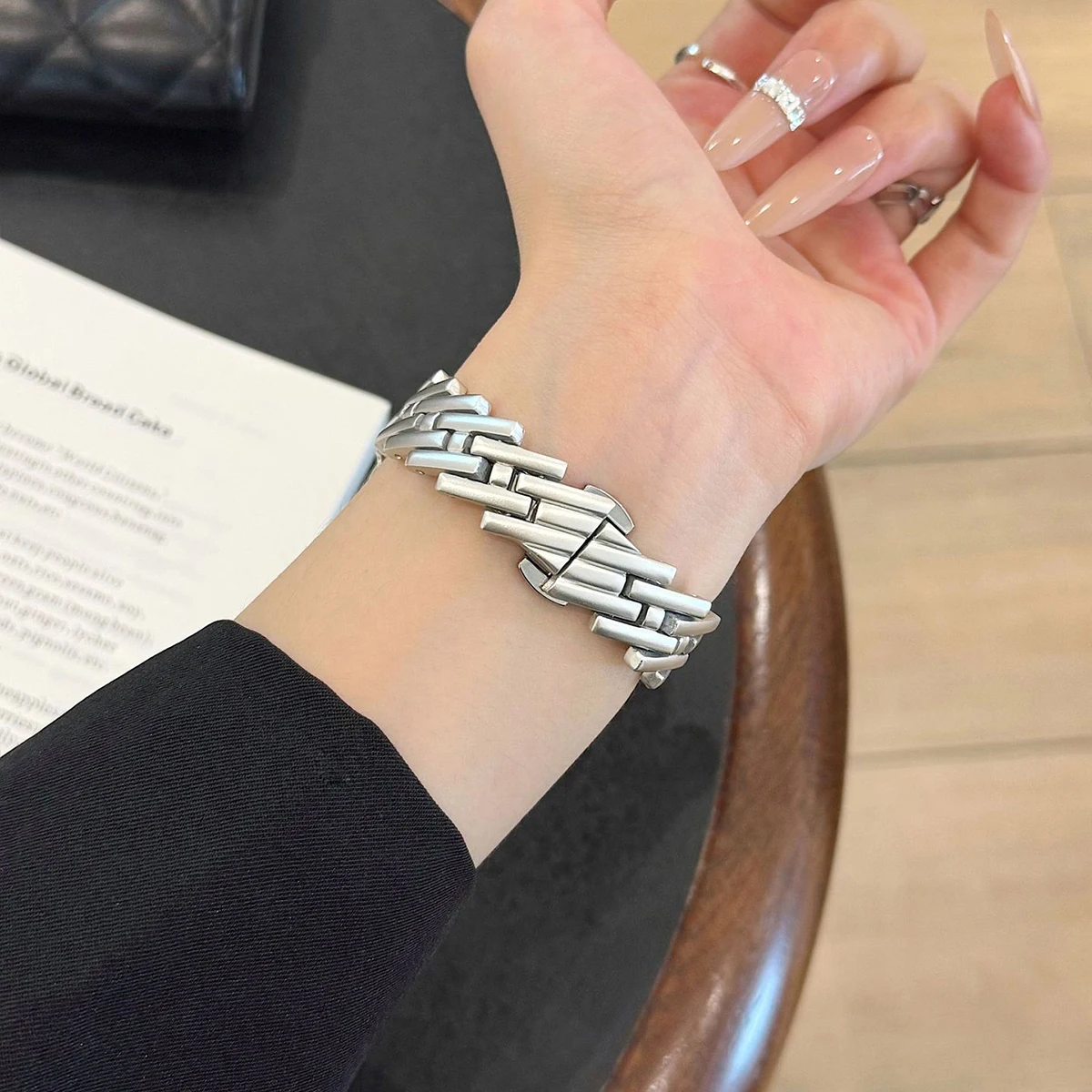 Elegant Metal Watch Strap - H-Shape Dressy Bracelet