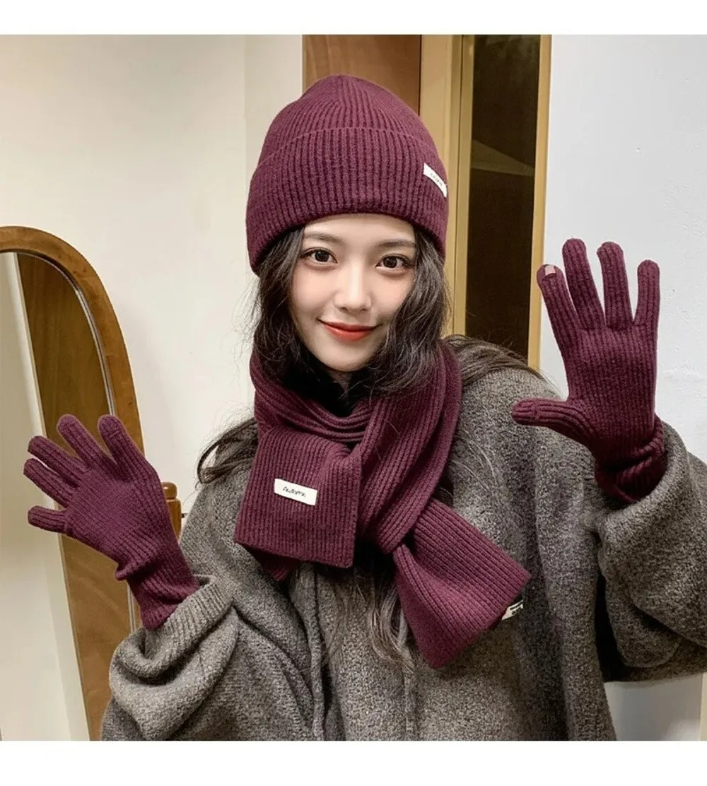Rote Mütze Schal Handschuhe Set Gehörschutz verdickte gestrickte Wollmütze warme Baumwolle Neujahr Winter Beanie Hüte Weihnachtsgeschenk – Detail 14