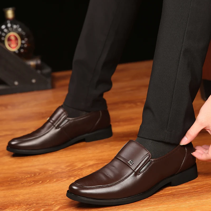 High Quality Formal Leather Men Dress Shoes Breathable Mens Casual Shoes Italian Luxury Brand Slip-on Non-slip Men Driving