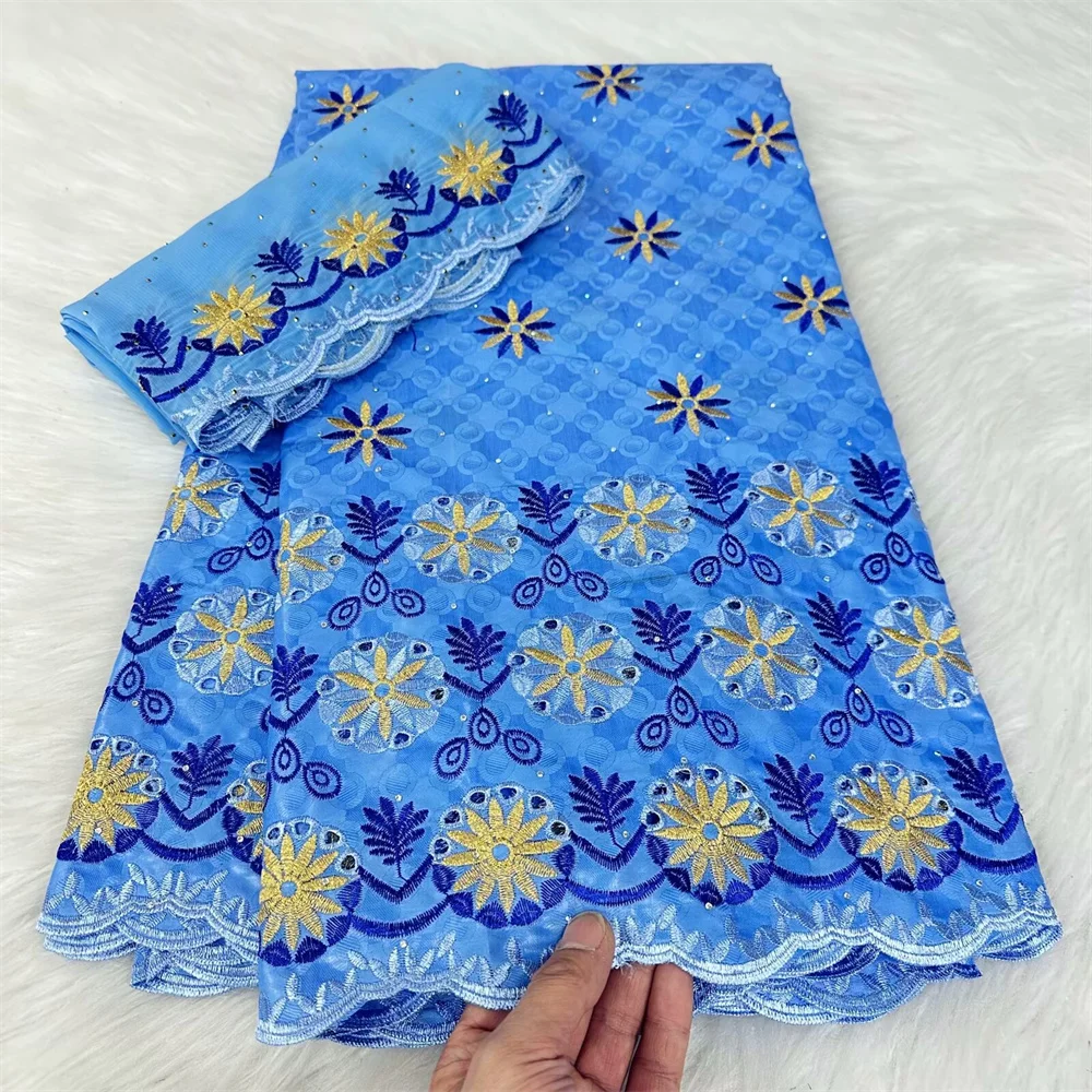 

2024 Новая африканская черная ткань с вышивкой 5 + 2 ярда 2024 Франция высокое качество базин богатая хлопковая ткань Нигерия для свадебного платья