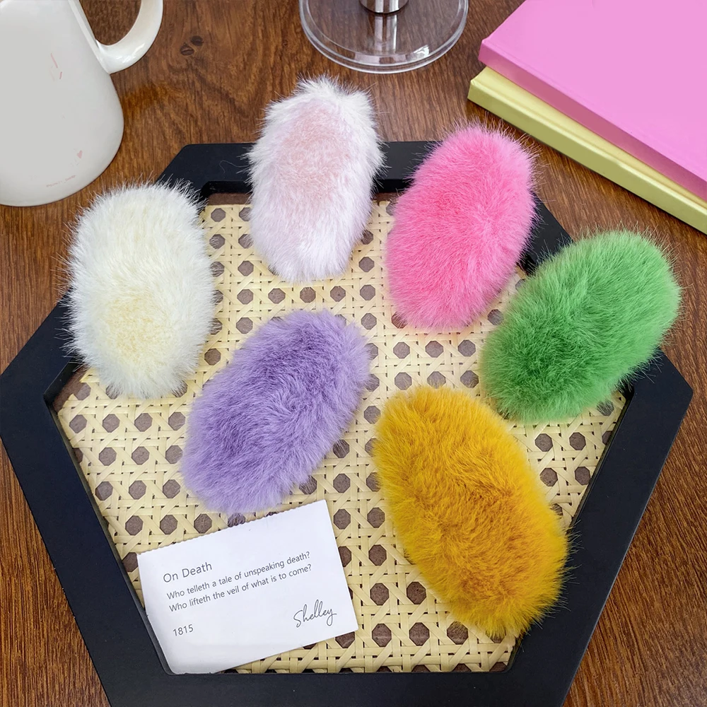 

1PCS Fluffy BB Side Clip Soft Bangs Clip Barrettes Winter Plush Solid Color Hair Clip Faux Fur Hairpin Sweet Hair Accessories