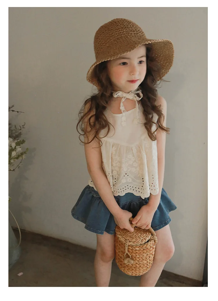 2022 Summer Korean Toddler Girls White Lace Embroidery Shirts Bow Back Princess Sleeveless Tops for Girls Clothing Baby Blouses Clothing Sets luxury