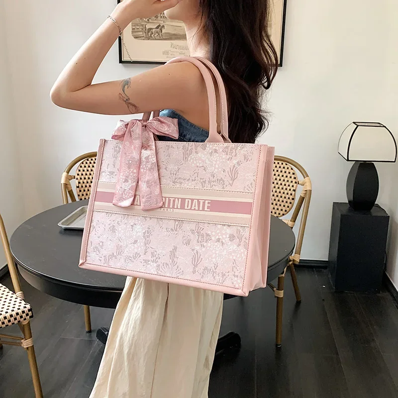 Large Capacity Embroidered Tote Female Advanced Texture Niche Commuter Hand-Carrying Shoulder Messenger Casual Big Bag