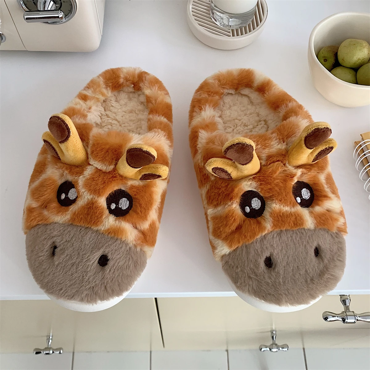 

Cute Animal Slipper for Women Girls Fashion Kawaii Fluffy Winter Warm Slippers Woman Cartoon Giraffe House Slippers Funny Shoes