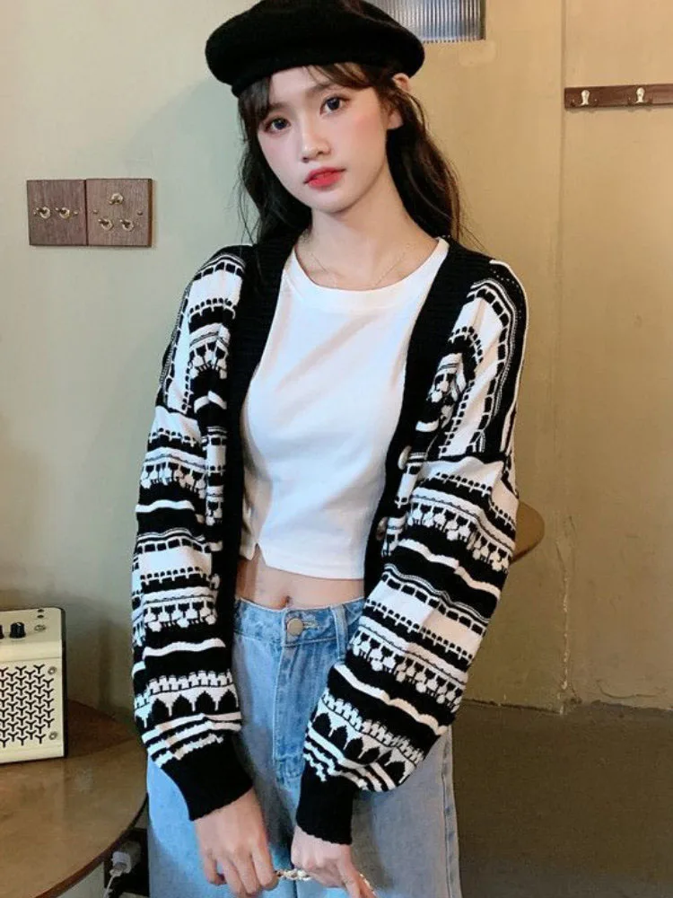 

Thin Hollow Out Knitted Cardigan Women Vintage V-neck All Match Loose Sweater Coat Y2k Aesthetic Cropped Kardigan Damski Coat