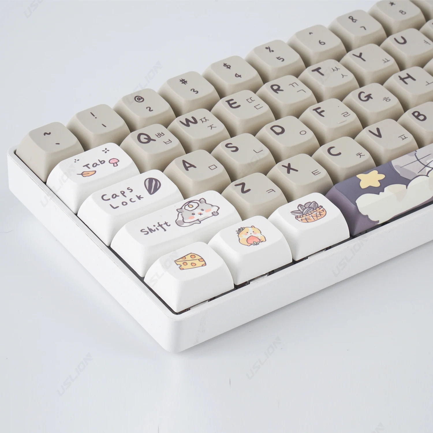 

USLION 132 Keys XDA Profile Keycaps Grey Rat Theme PBT Korean Key Caps for 61/64/67/78/87/96/98/104/108 Keys Mechanical Keyboard